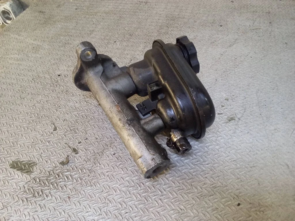 Master brake cylinder 18016548