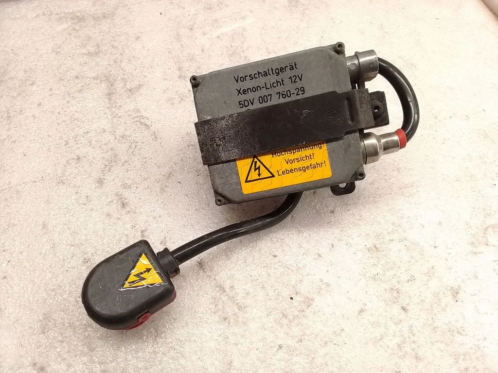 Headlight ballast module Xenon 5DV00776029