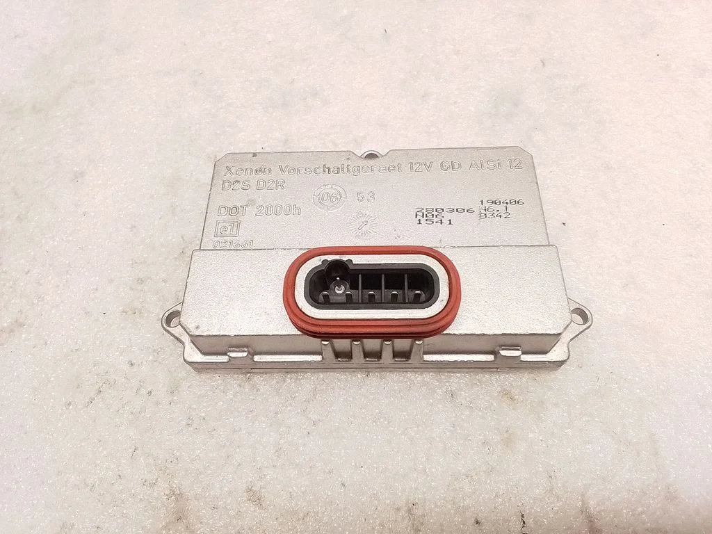Headlight ballast module Xenon 5DV00829000