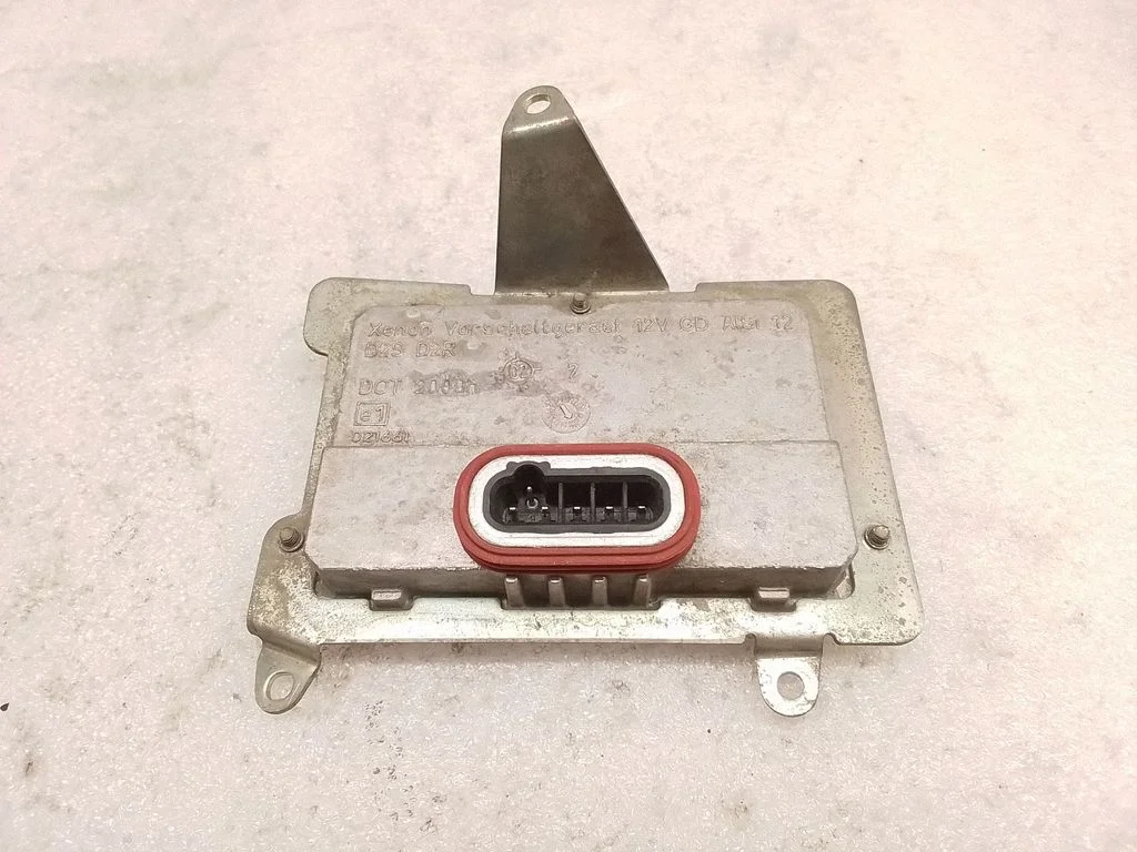 Headlight ballast module Xenon 5DV00829000