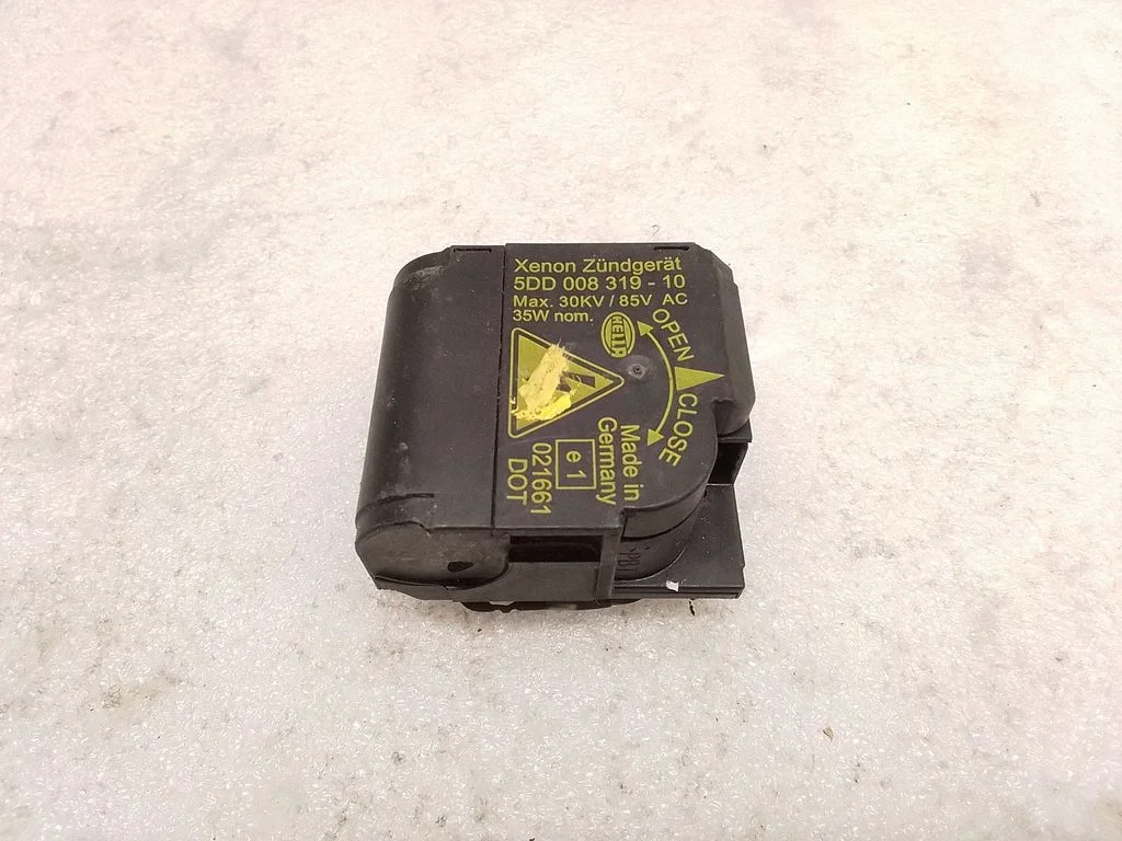 Headlight ballast module Xenon – BMW 5 Series E60 E61 (2004-2010)