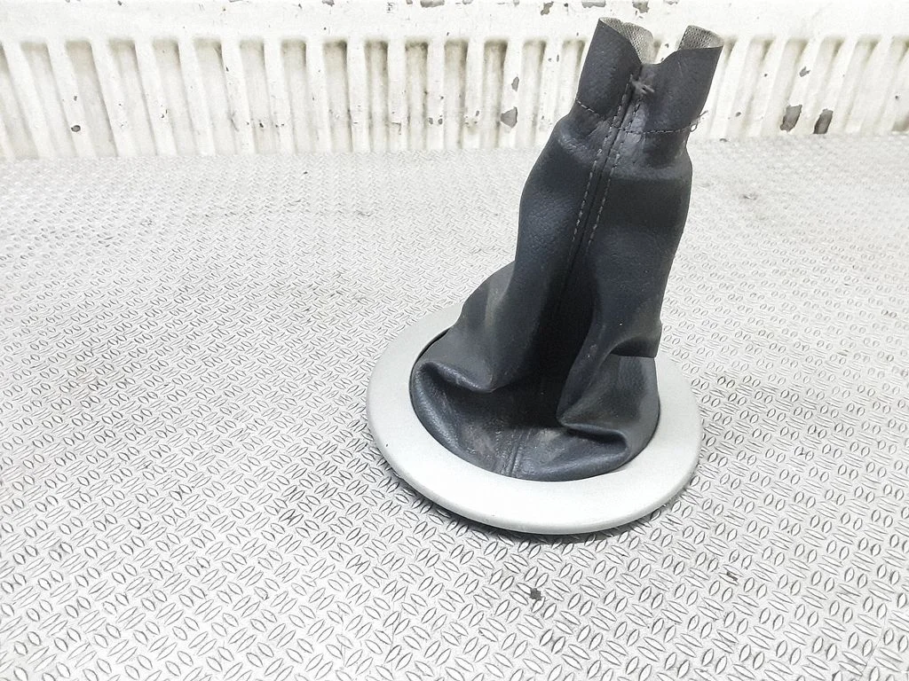 Handbrake lever cover (leather/fabric) – Renault Megane II (2002-2005)