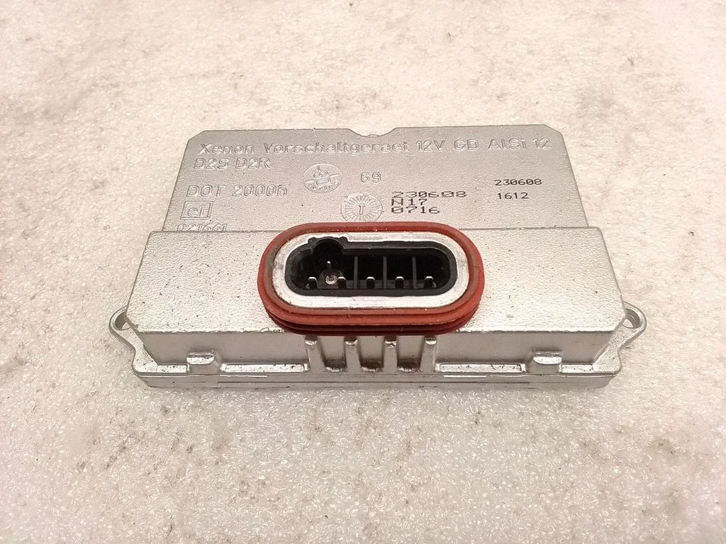 Headlight ballast module Xenon 5DV00829000