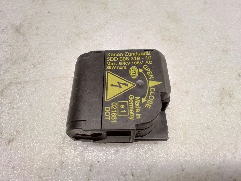 Headlight ballast module Xenon – BMW 5 Series E60 E61 (2004-2010)
