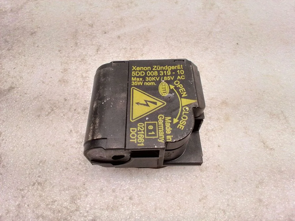 Headlight ballast module Xenon – BMW 5 Series E60 E61 (2004-2010)