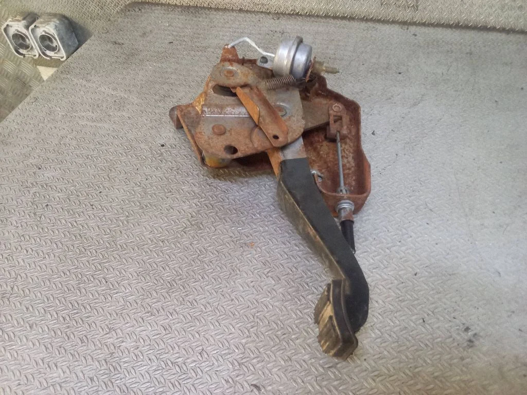Handbrake/parking brake lever assembly