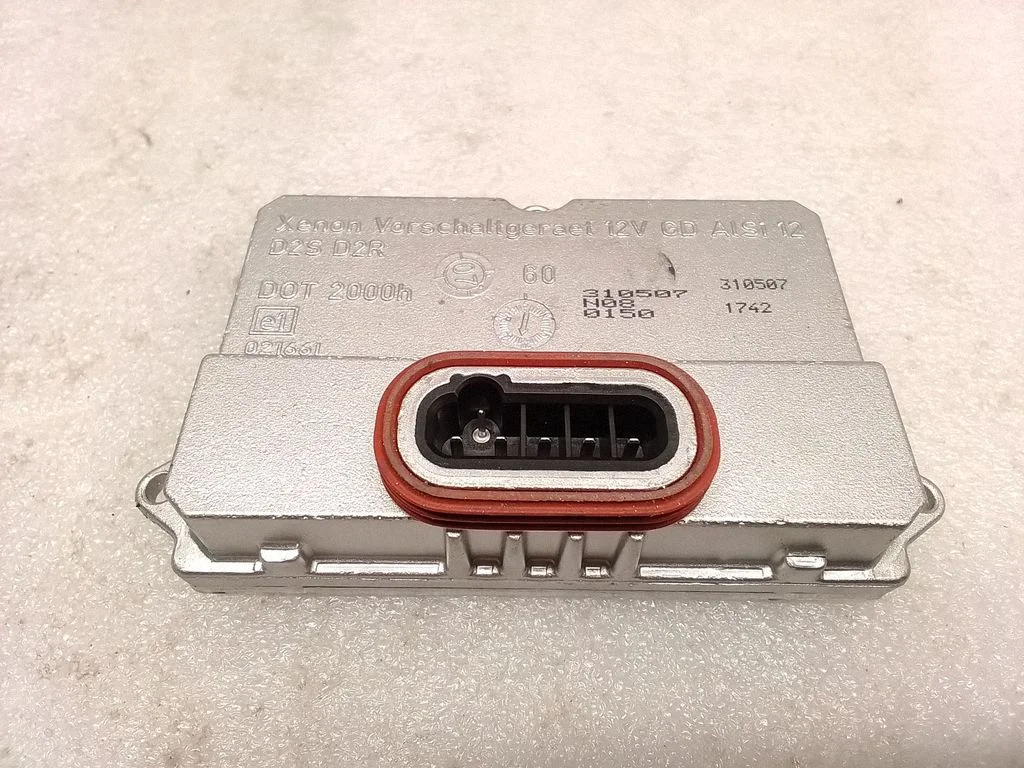 Headlight ballast module Xenon 5DV00829000