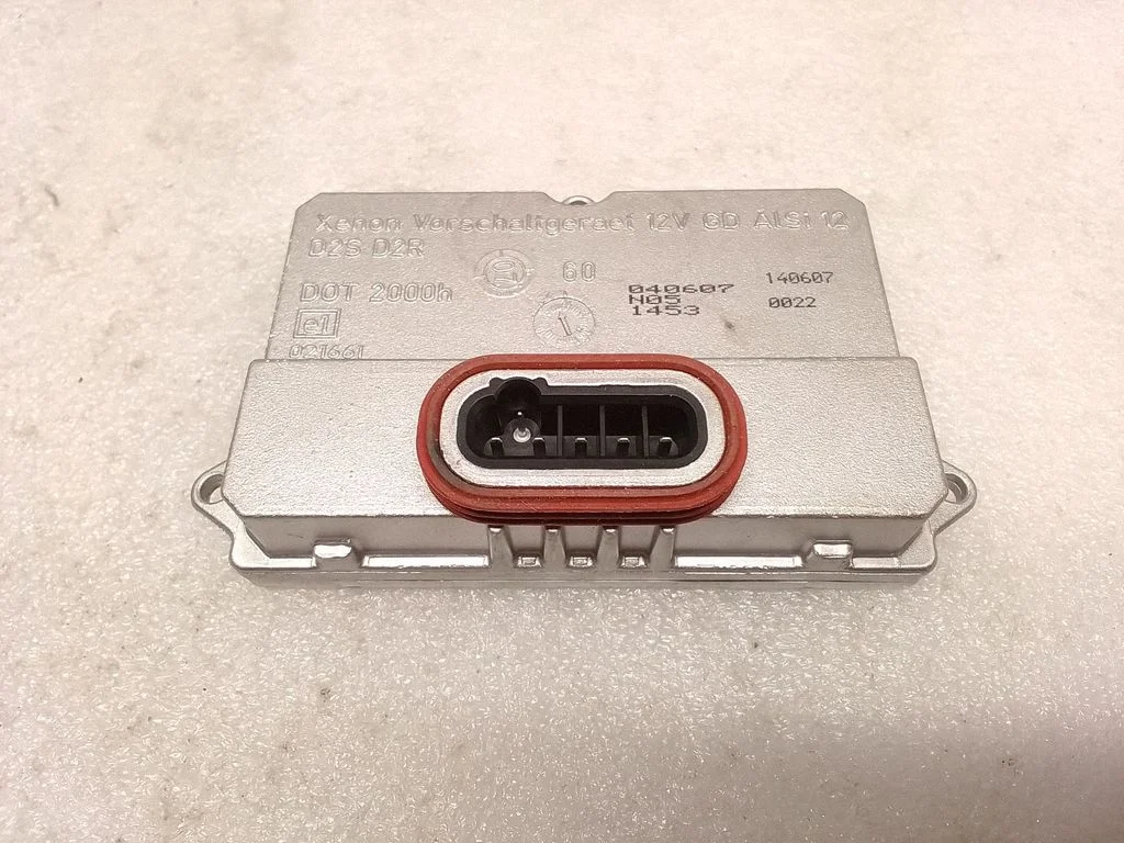 Headlight ballast module Xenon 5DV00829000