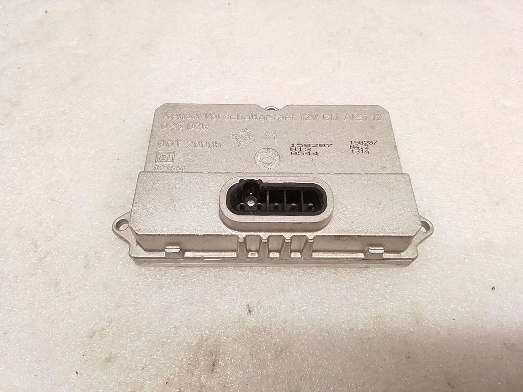 Headlight ballast module Xenon 5DV00829000