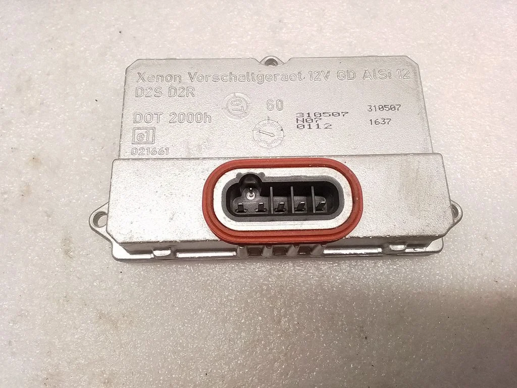 Headlight ballast module Xenon 5DV00829000