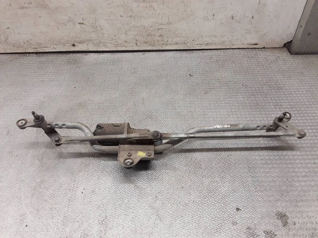 Front wiper linkage and motor 7H1955023B