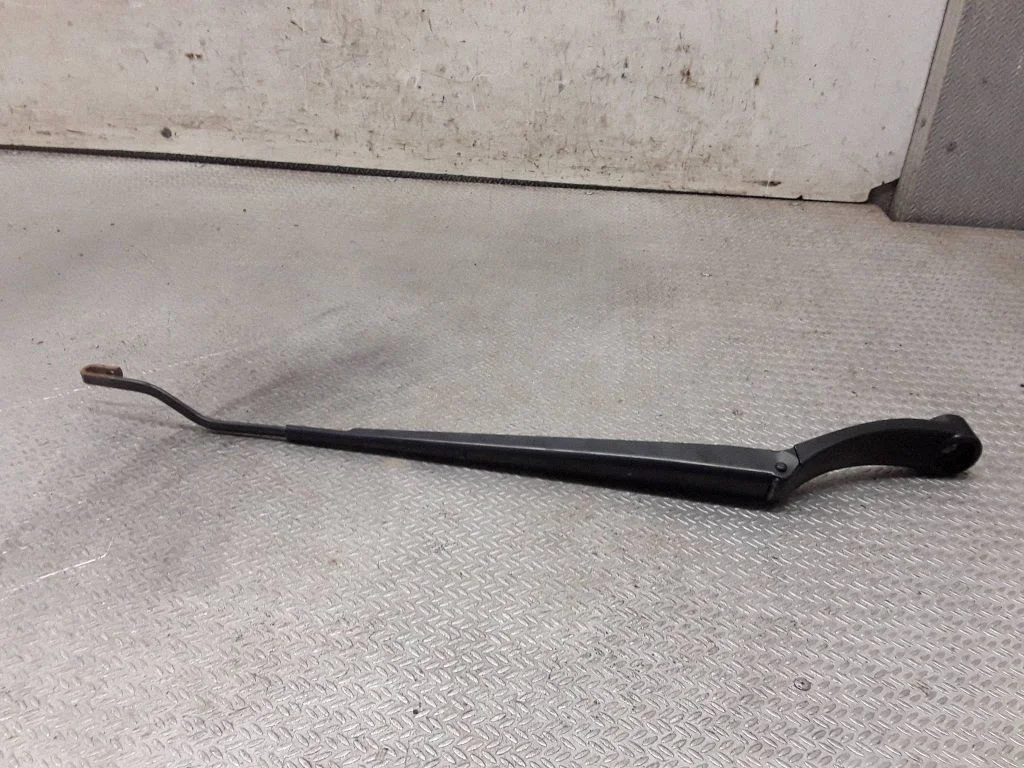 Front wiper blade arm – Hyundai i30 (2007-2012)