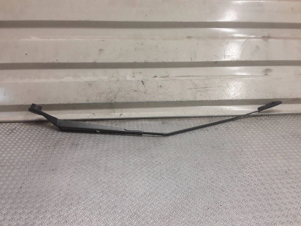 Front wiper blade arm 288810003R