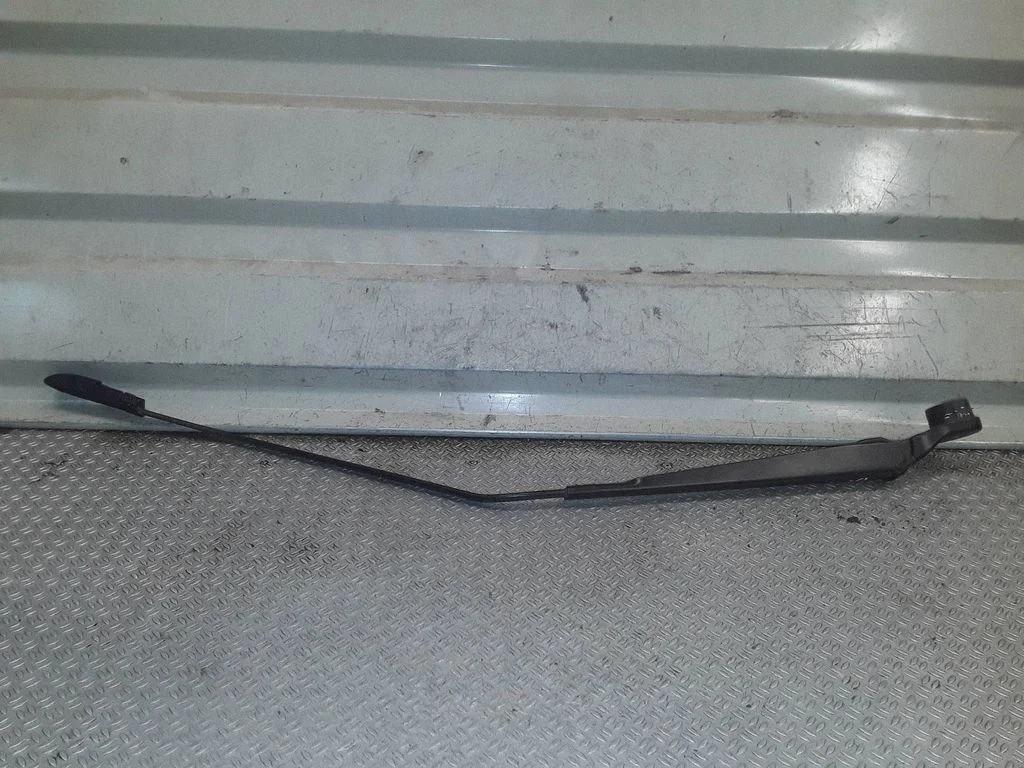 Front wiper blade arm 288860003R