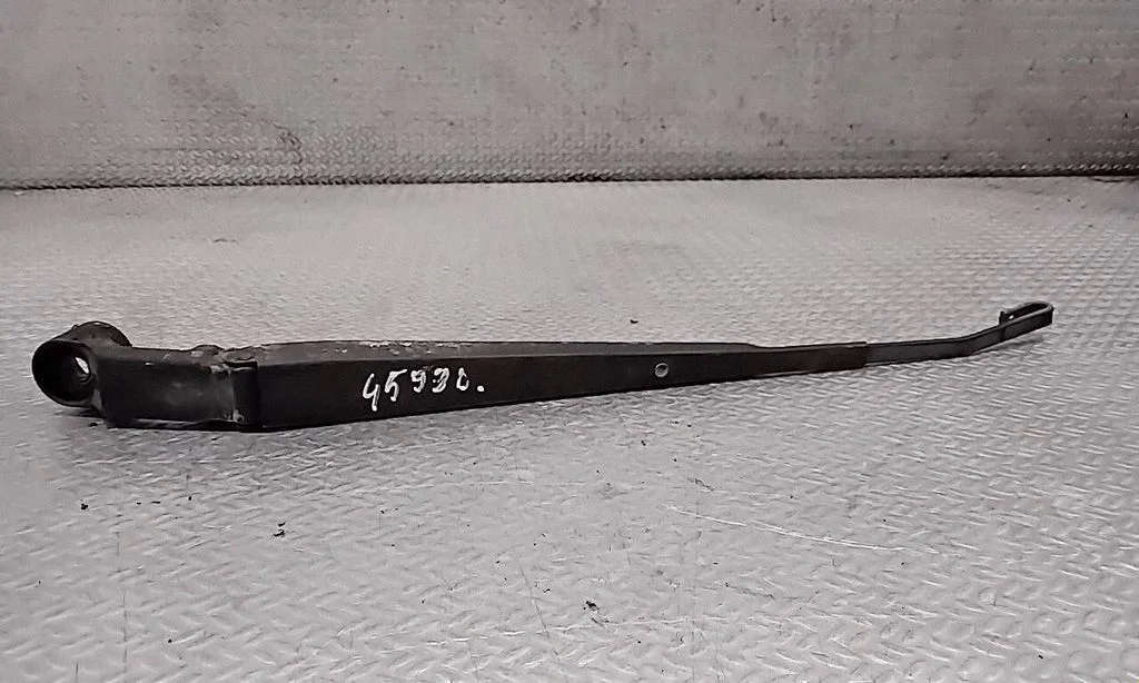 Front wiper blade arm – right