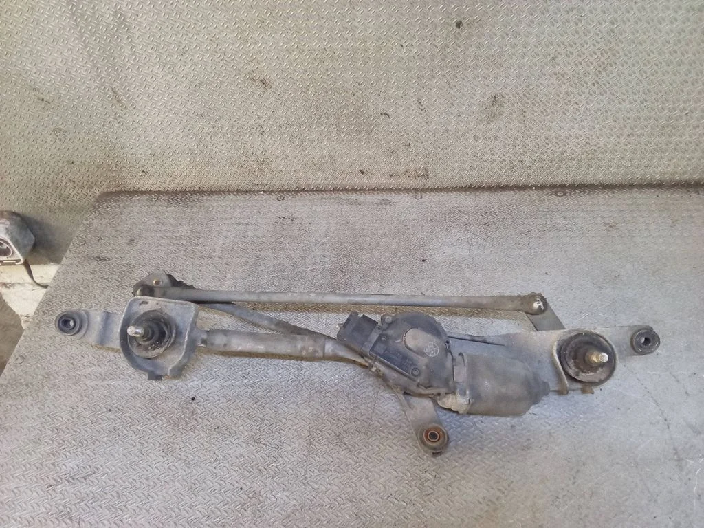 Front wiper linkage and motor 13227392