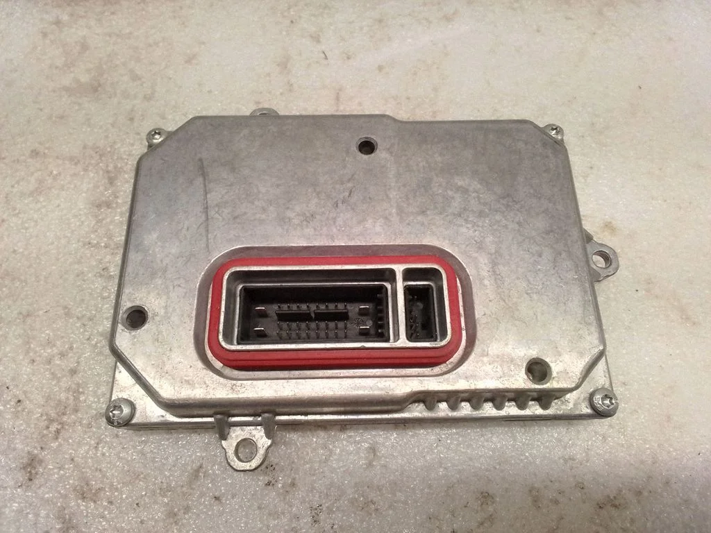 Headlight ballast module Xenon 8E0941329A