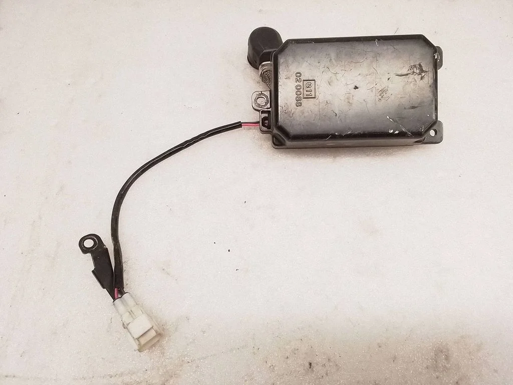 Headlight ballast module Xenon KDLT001 – Lexus LS UCF20 (1995-2001)