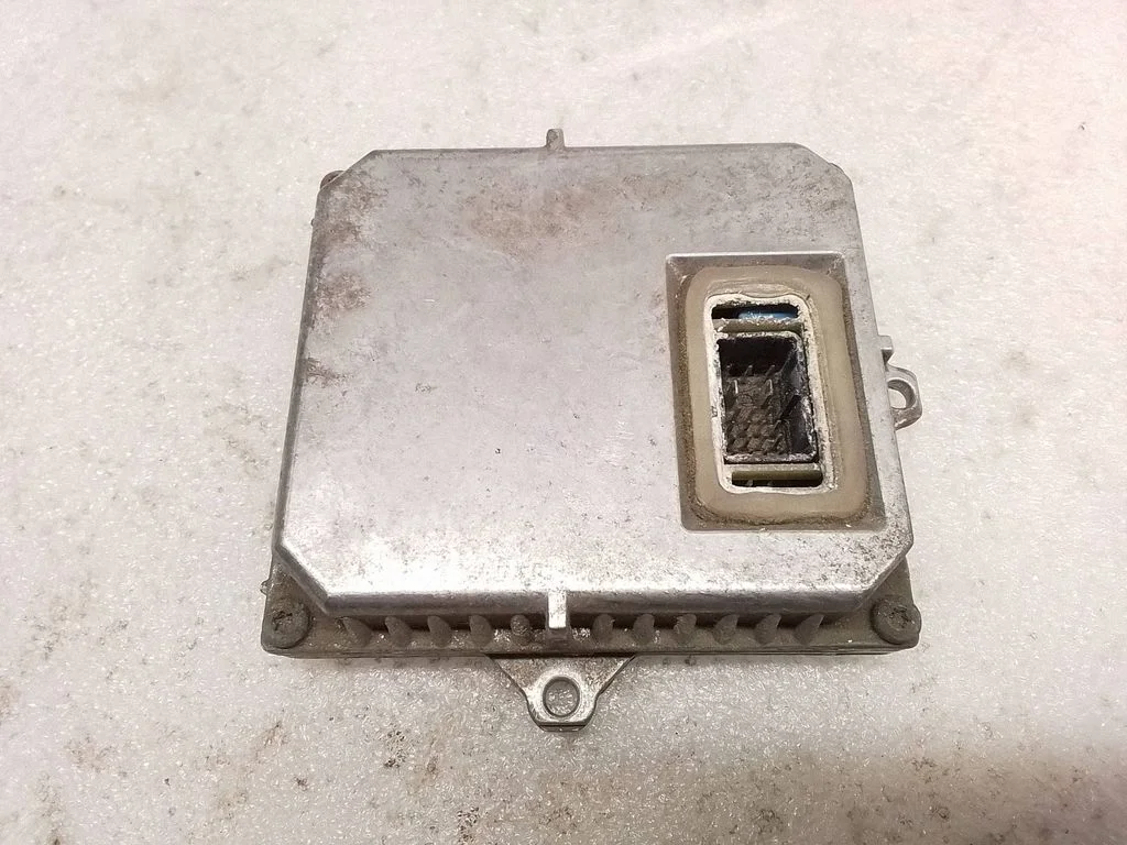 Headlight ballast module Xenon – Mercedes-Benz S-Class W220 (1998-2006)