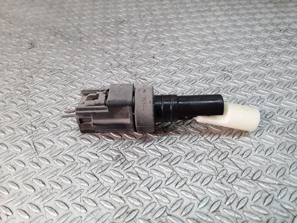Czujnik poziomu płynu spryskiwacza – Ford Focus C-MAX (2003-2010)