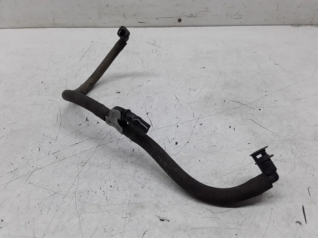 Headlight washer hose/pipe