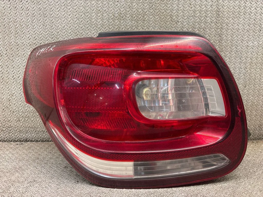 Rear/tail lights – rear left