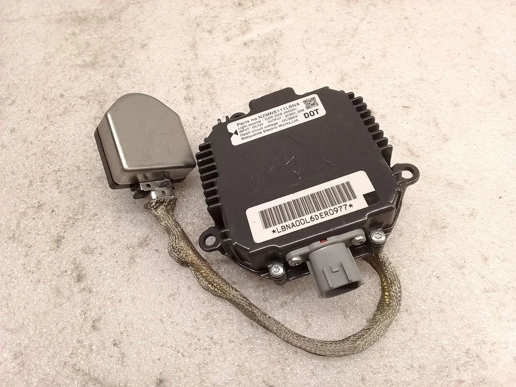 Headlight ballast module Xenon NZMNS111LBNA