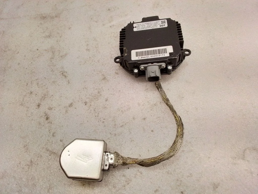 Headlight ballast module Xenon NZMNS111LBNA