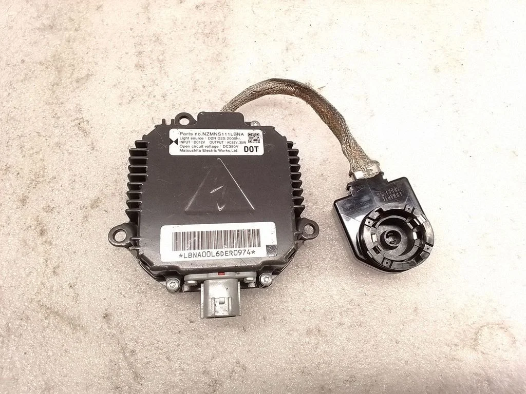 Headlight ballast module Xenon NZMNS111LBNA