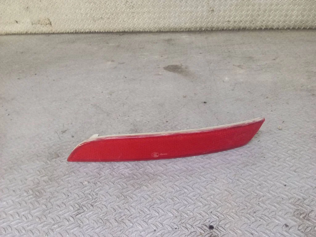Rear tail light reflector 718219202