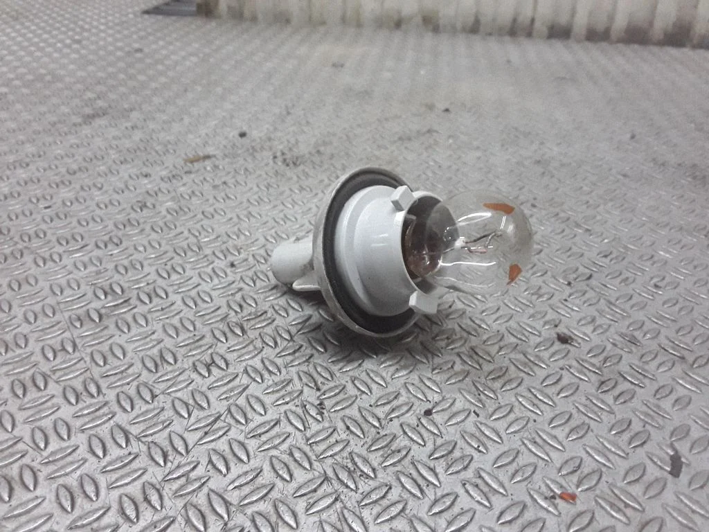 Rear tail light bulb – BMW 5 Series E39 (1996-2003)