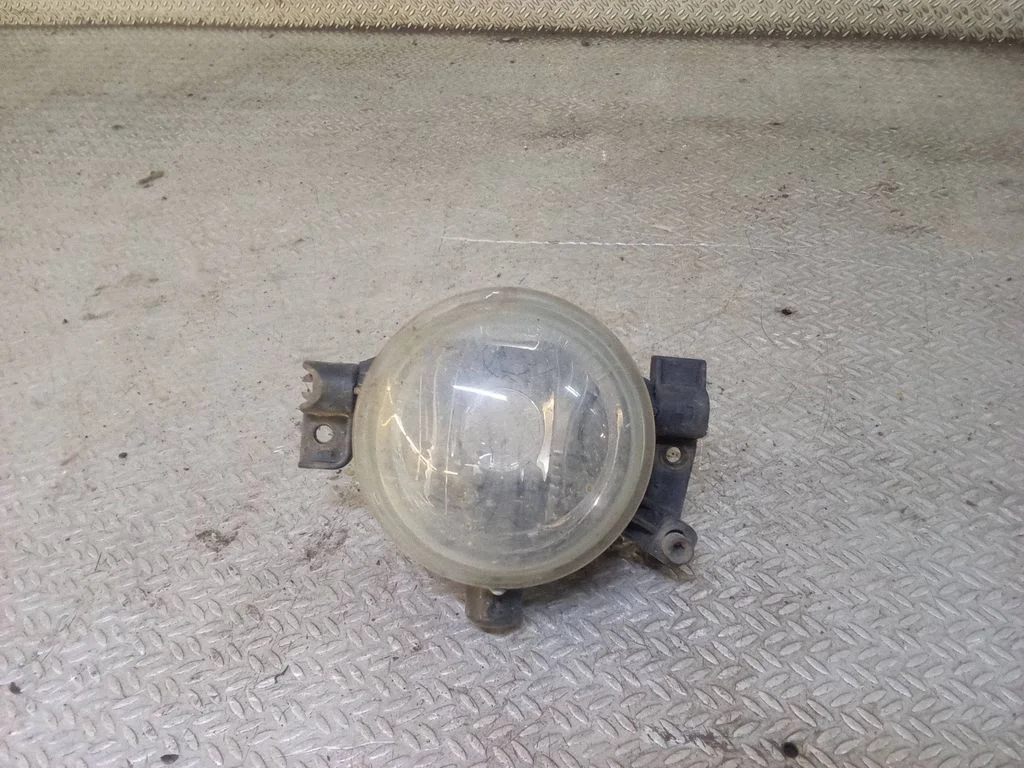 Priekšējais miglas lukturis 3M5115K202BB