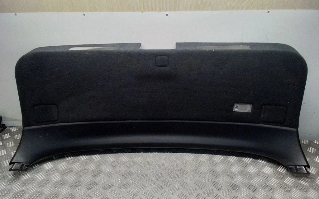 Listwa klapy bagażnika – Lexus RX 450H (2016-)