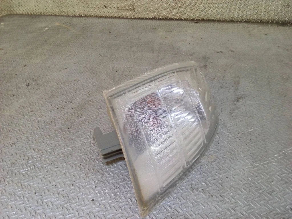 Front indicator light – Nissan X-Trail T30 (2001-2007)