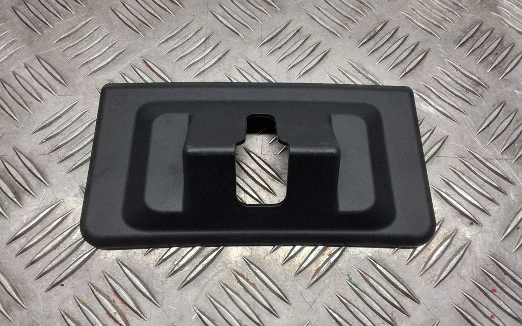 Listwa klapy bagażnika – Lexus NX (2021-)