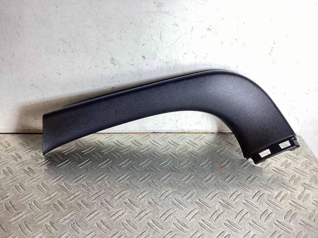 Tailgate trim – Lexus RX 450H (2016-)
