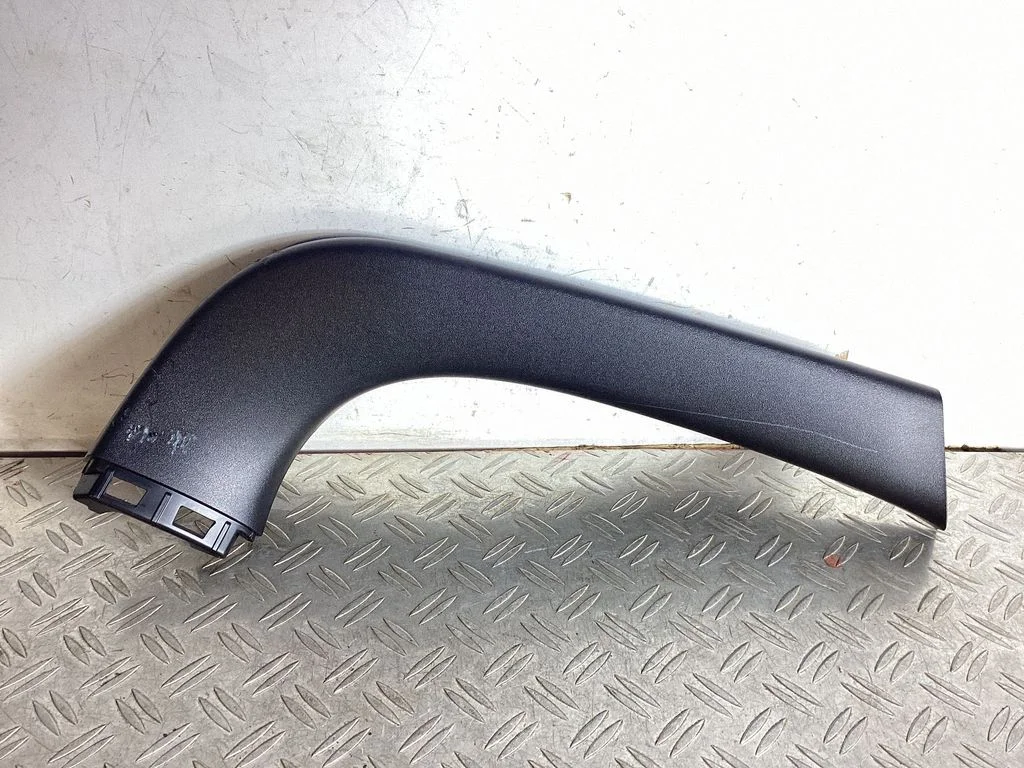 Tailgate trim – Lexus RX 450H (2016-)