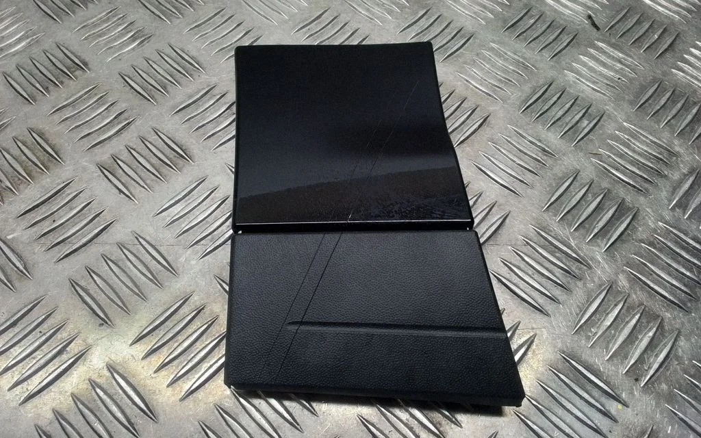 Poritiiva iluliist (molding) – Porsche Cayenne (92A) (2010-2017)