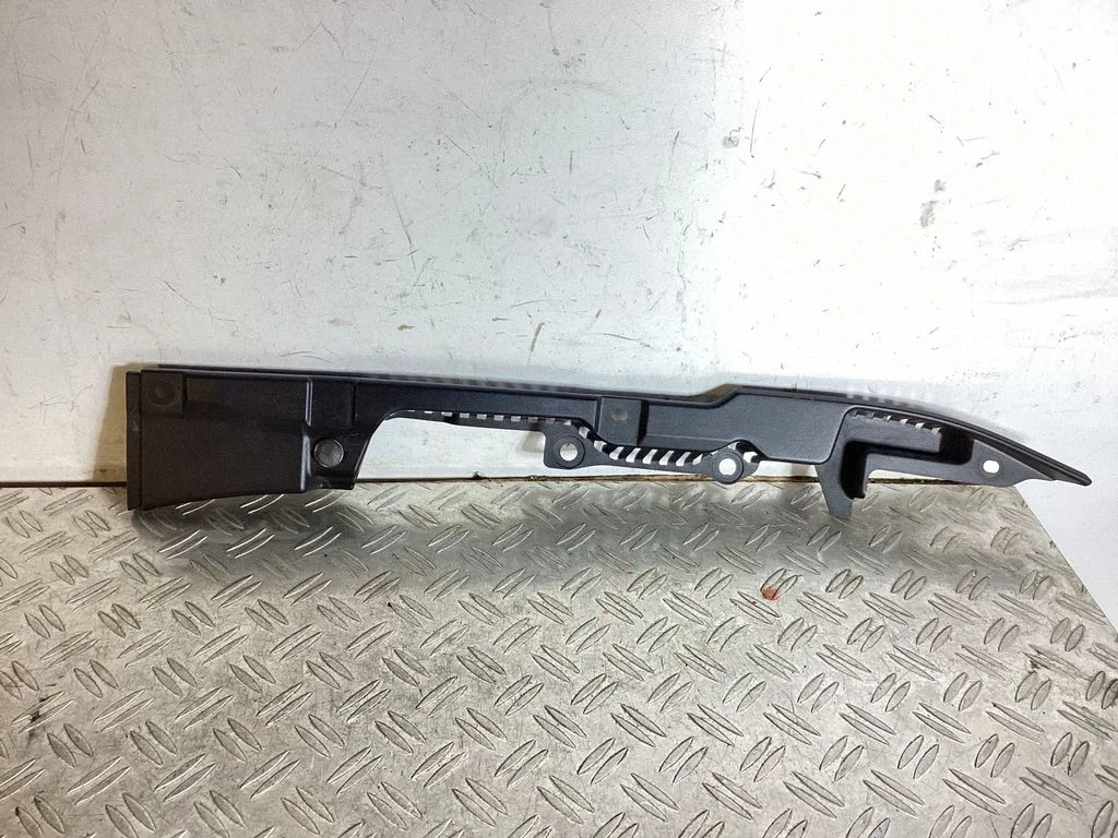 Poritiiva iluliist (molding) – Volvo S90, V90 (2016-)