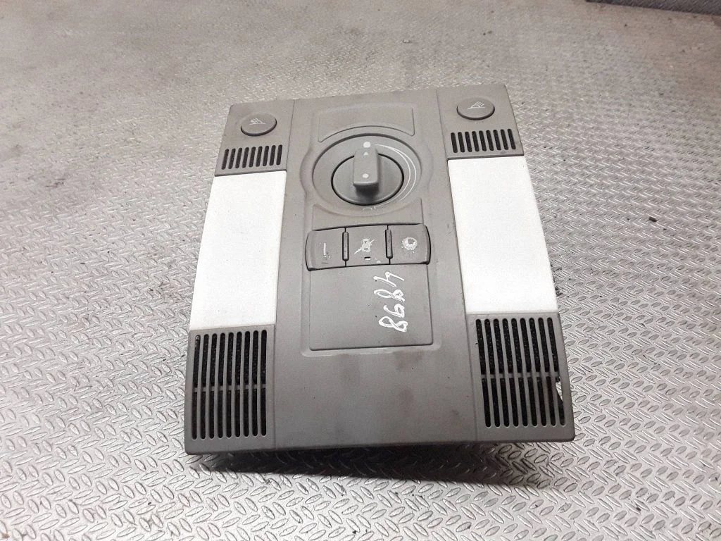 Front seat light 4E0907135A