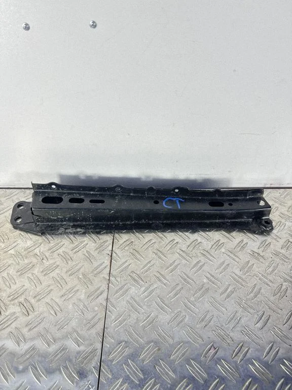 Bottom radiator support slam panel