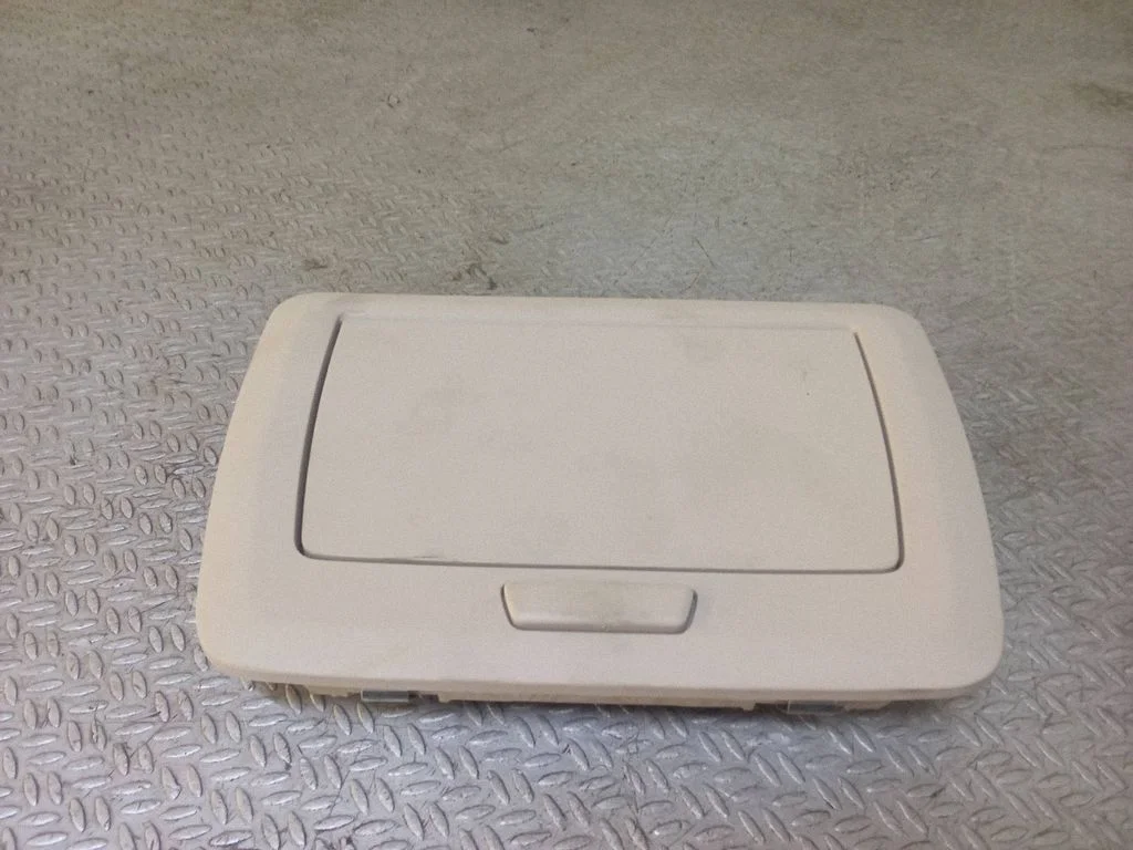 Rear seat light 917057210