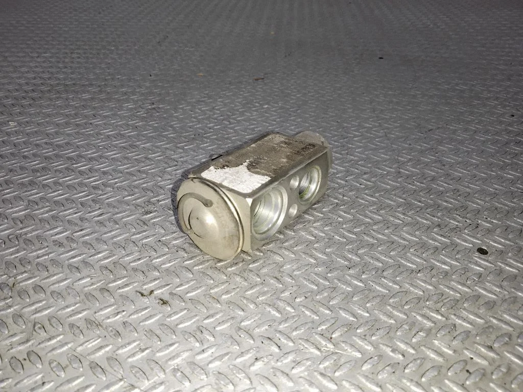 Air conditioning (A/C) expansion valve – Mercedes-Benz B-Class W245 (2005-2011)