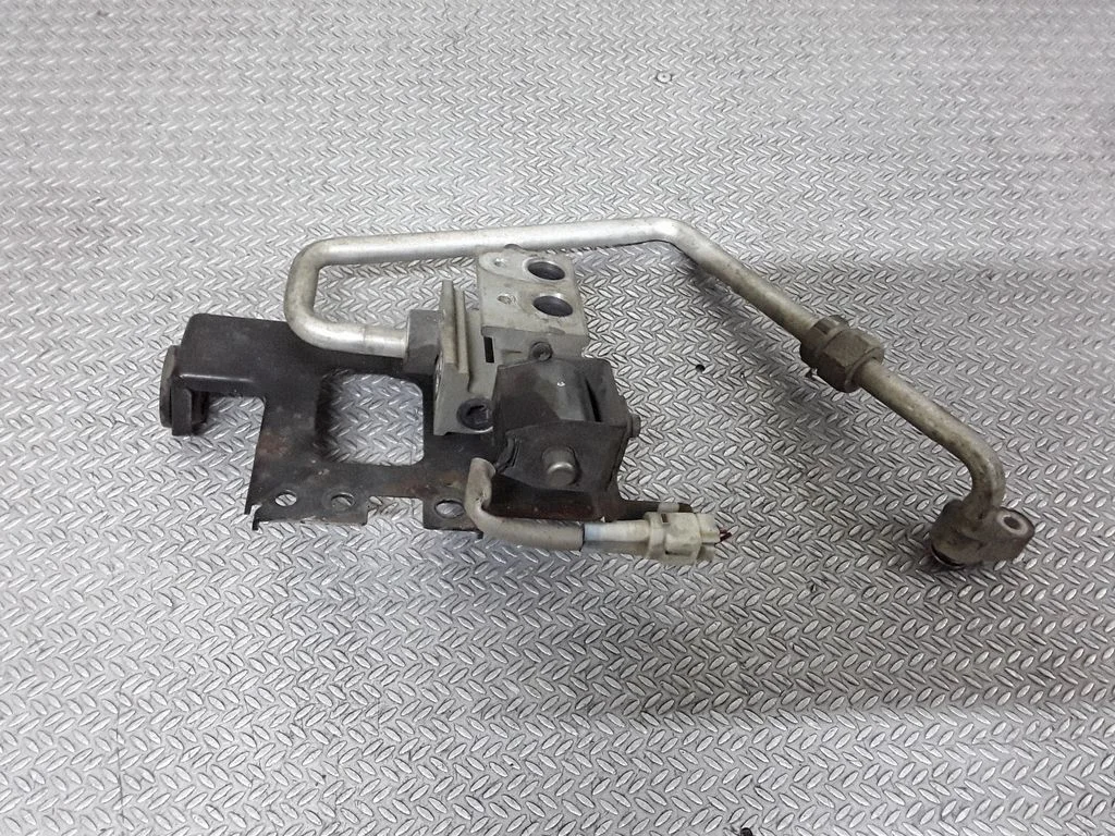 Air conditioning (A/C) expansion valve – Toyota Avensis T250 (2003-2006)