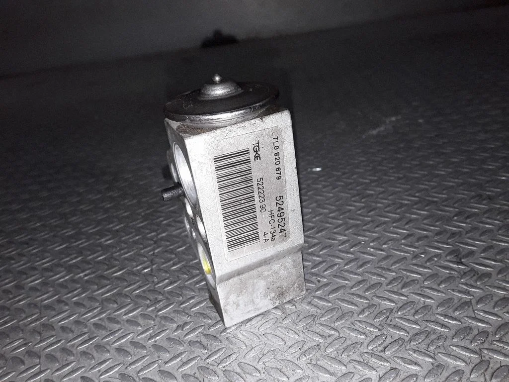 Air conditioning (A/C) expansion valve 7L0820679