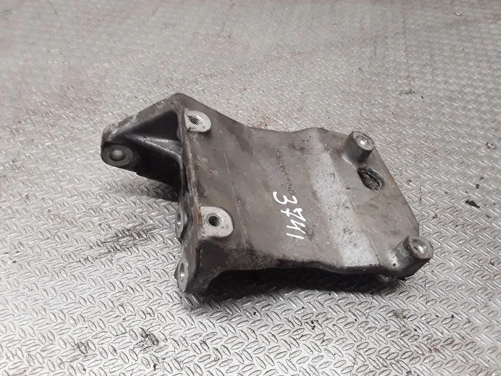A/C compressor mount bracket 246260558