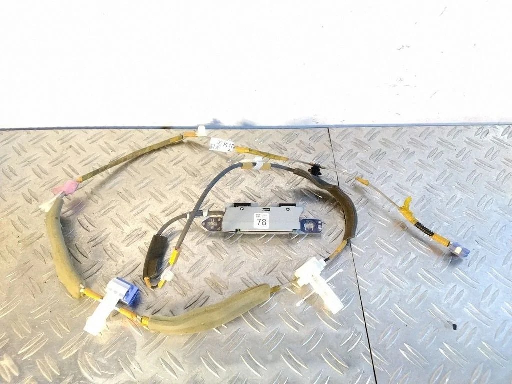 Antenn (GPS-antenn) – Lexus GS 250 350 300H 450H (2013-)