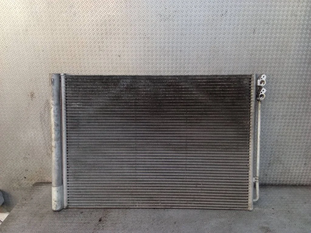 Kliimaseadme jahutusradiaator (kondensaator) – BMW 7-seeria F01 F02 F03 F04 (2008-2016)