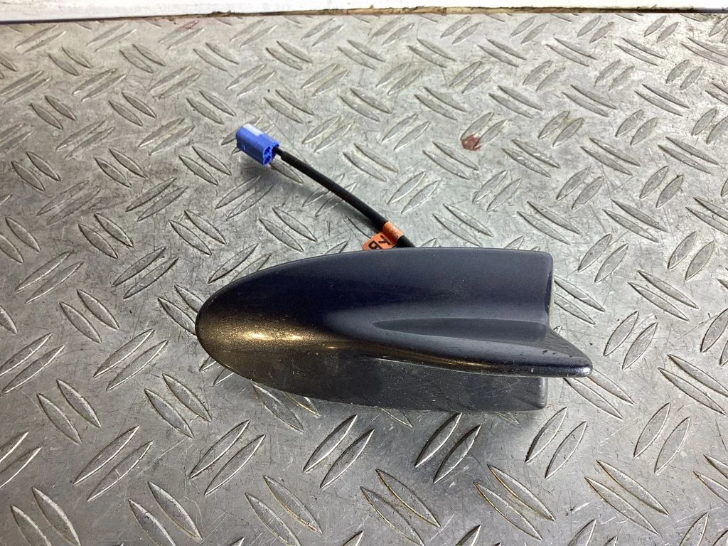 Antenn (GPS-antenn) – Lexus GS 250 350 300H 450H (2013-)