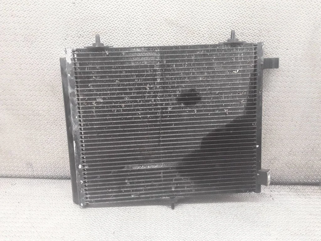 Kliimaseadme jahutusradiaator (kondensaator)